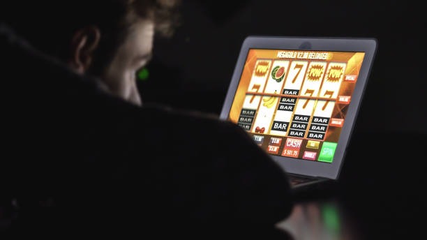 Betting table with inside and outside bet zones